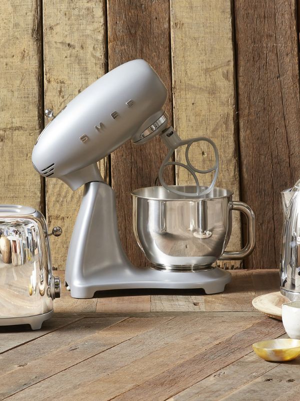 Robot Repostería Smeg Plata